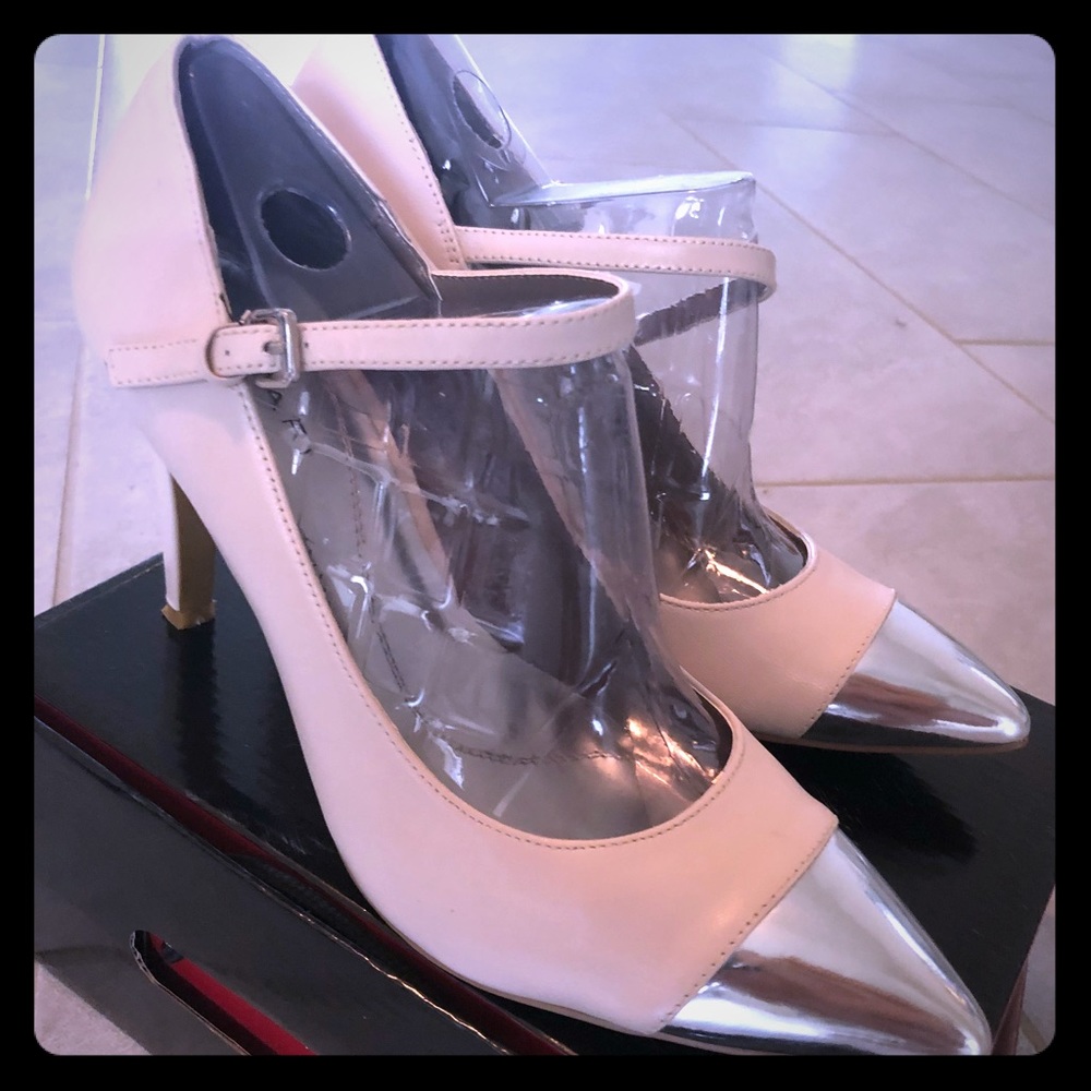 TAHARI made for a princess! - Picture 1 of 2